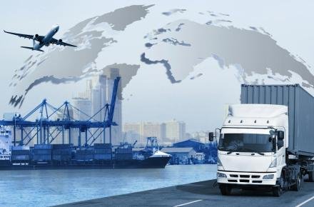 Navigating Global Trade Challenges for Logistics