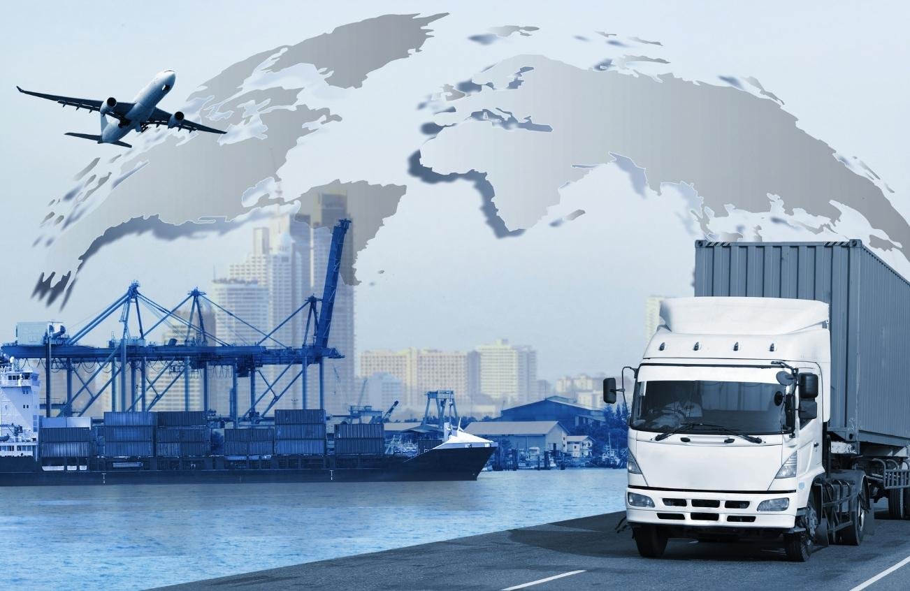 Navigating Global Trade Challenges for Logistics